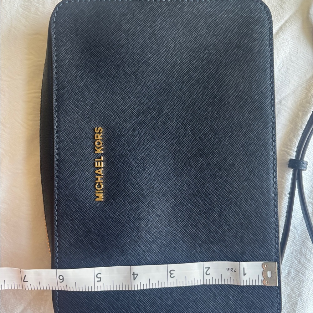 Michael Kors Dark Blue Crossbody Bag with Gold Chain - Picture 7 of 9